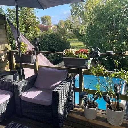 Holiday home Charmante Echappee Urbaine Avec Piscine Et Climatisation Bordeaux